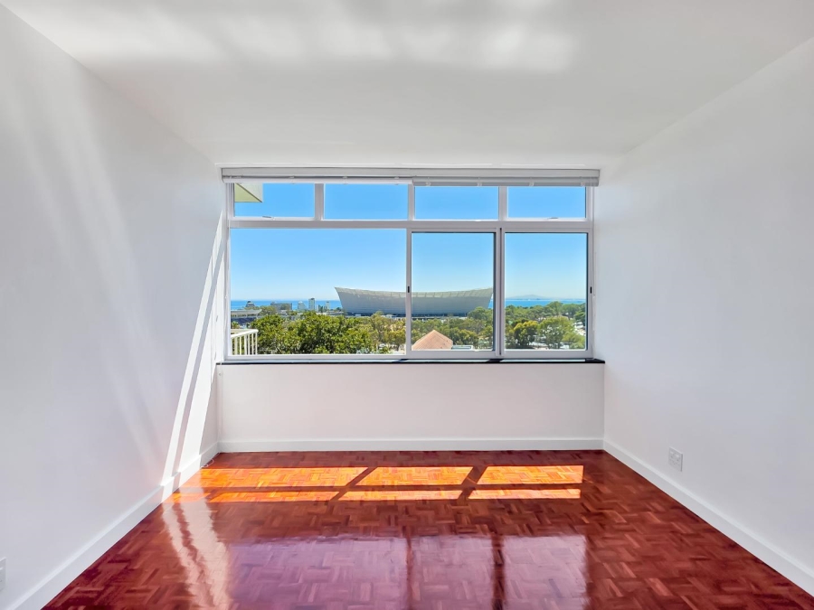 To Let 2 Bedroom Property for Rent in Green Point Western Cape